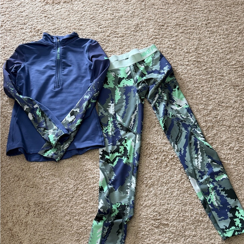 Nike Pro women Hyper warm leggings and sweatshirt Navy and Green Camo. Size sma